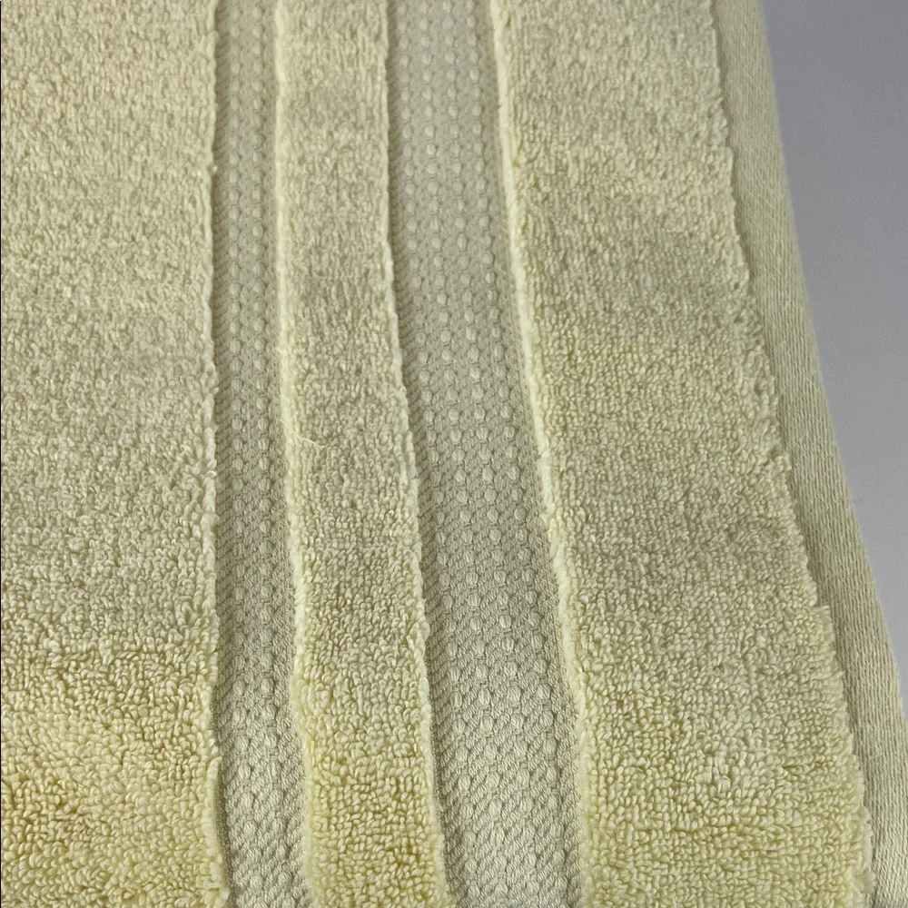 Kate Spade Soft Yellow Bath Towels Plush 100% Cotton Zero Twist Set of 2 NEW